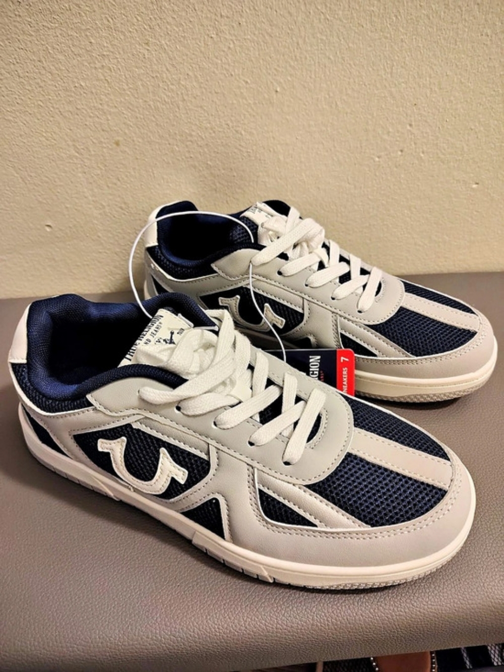 True Religion Boys Sneakers White & Blue Size 7 NWT